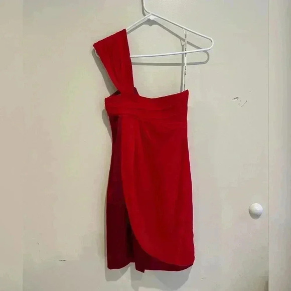 Karen Millen Layered Silk One Shoulder Pencil Dress in tonal red - Picture 4 of 6